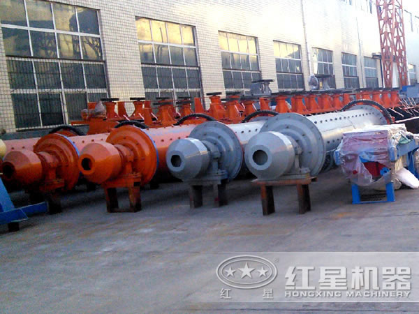 大型粉煤灰球磨機(jī)